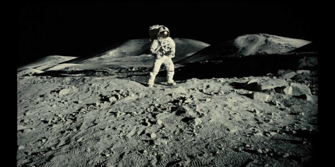 movie-review-apollo-18-2011-the-critical-movie-critics